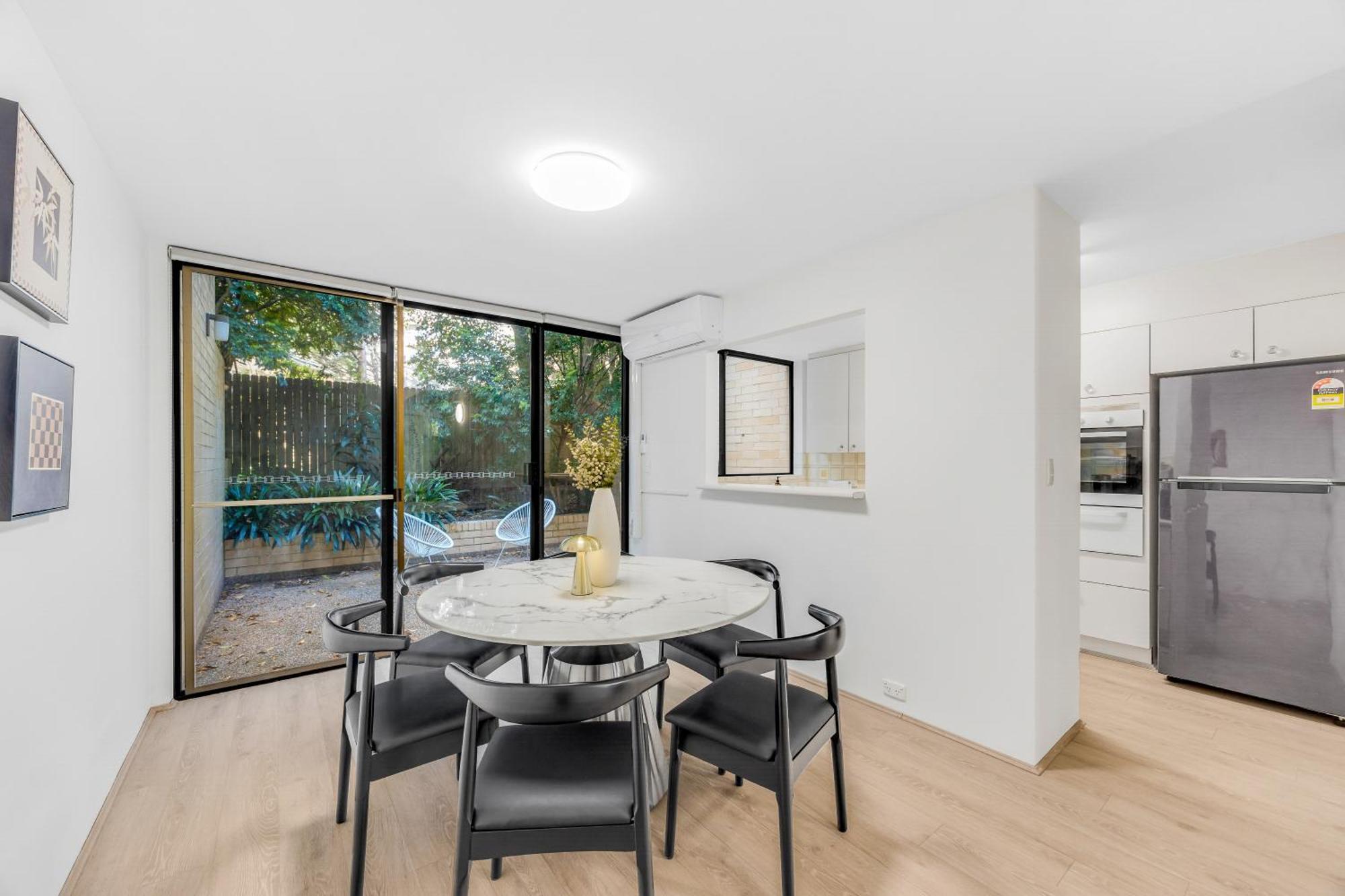 Apartment North 3b Townhouse Free P *